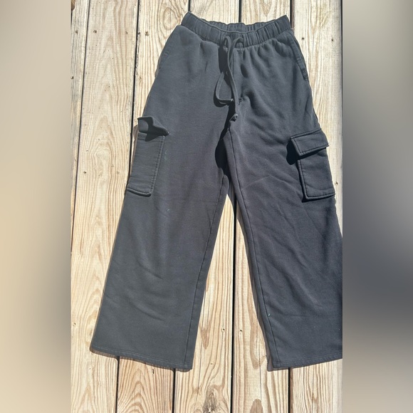 Gilly Hicks Pants - Gilly Hicks Black cotton cargo sweatpants with elastic waistband Size Small Flaw